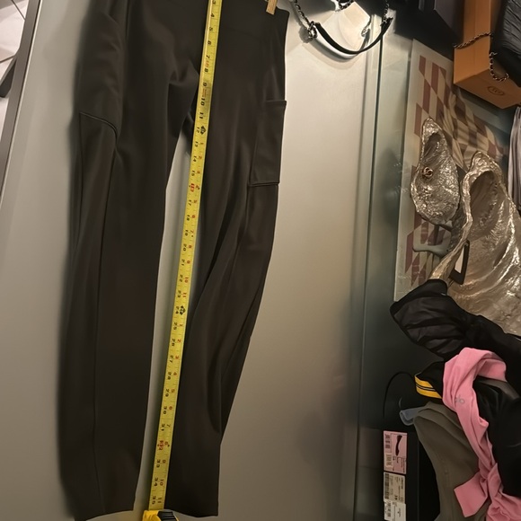 Brand new LULULEMON khaki green full length leggings with deep side pockets Sz.8 - Picture 12 of 14